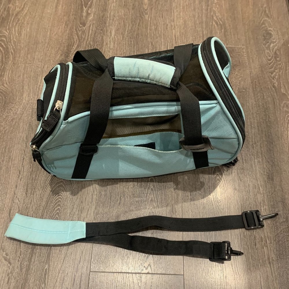 Pet carrier